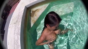 3rd Degree: Asian Hottie Keeps It Natural